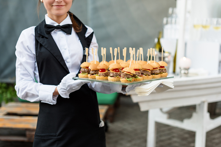 Hiring Corporate Caterer in Toronto