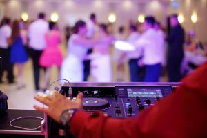 Wedding Guests Entertain